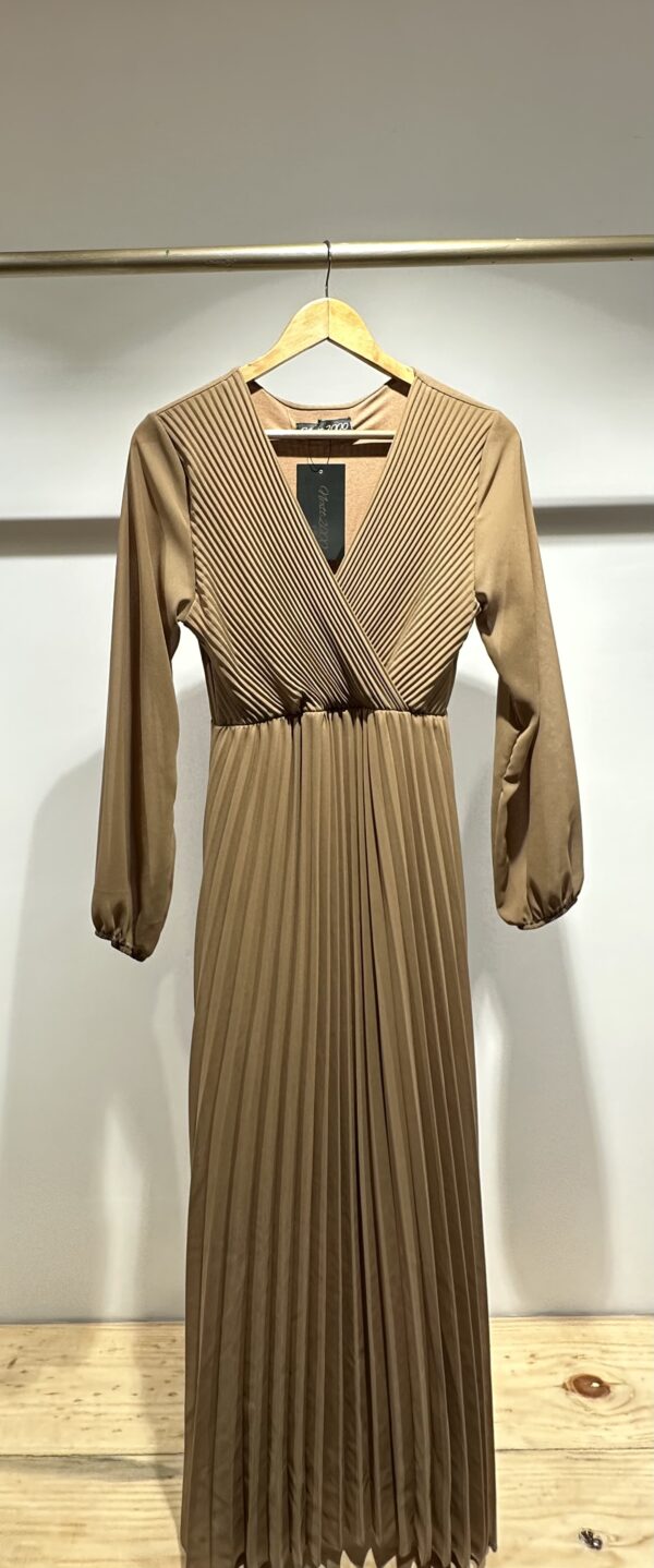 Full Sleeved Pleated Dress - Image 3
