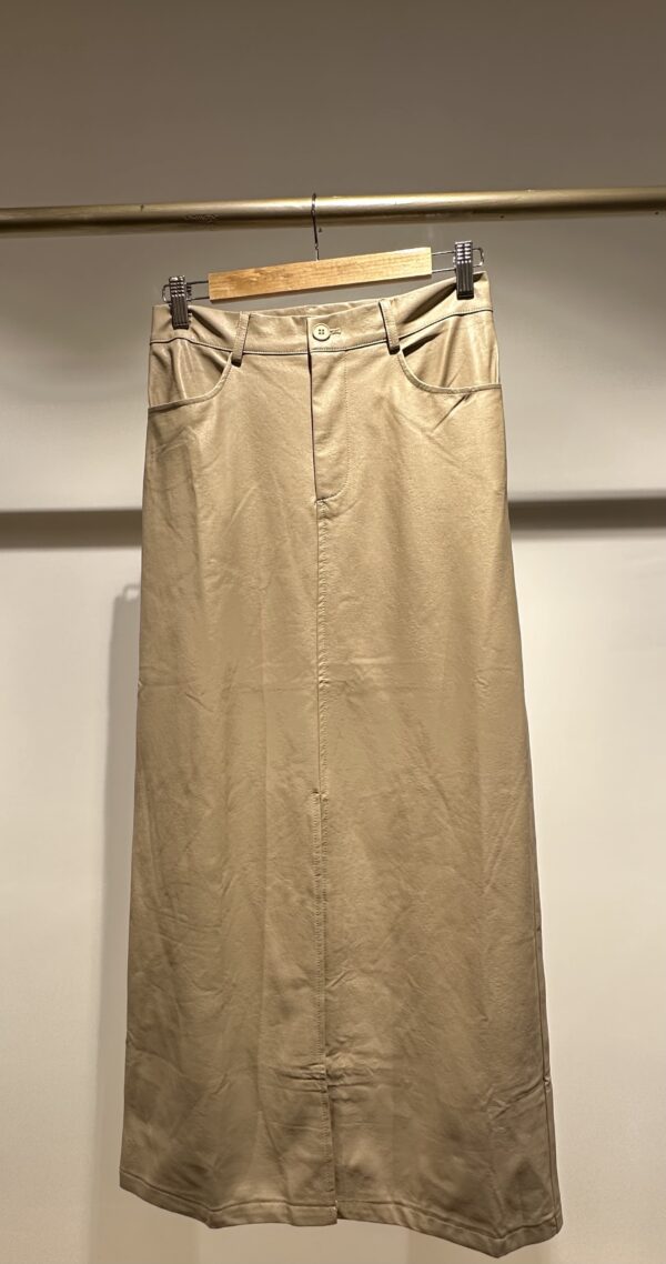 Faux leather skirts - Image 4