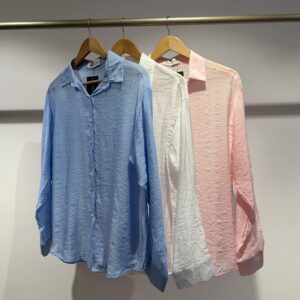 Plain linen shirt with buttons