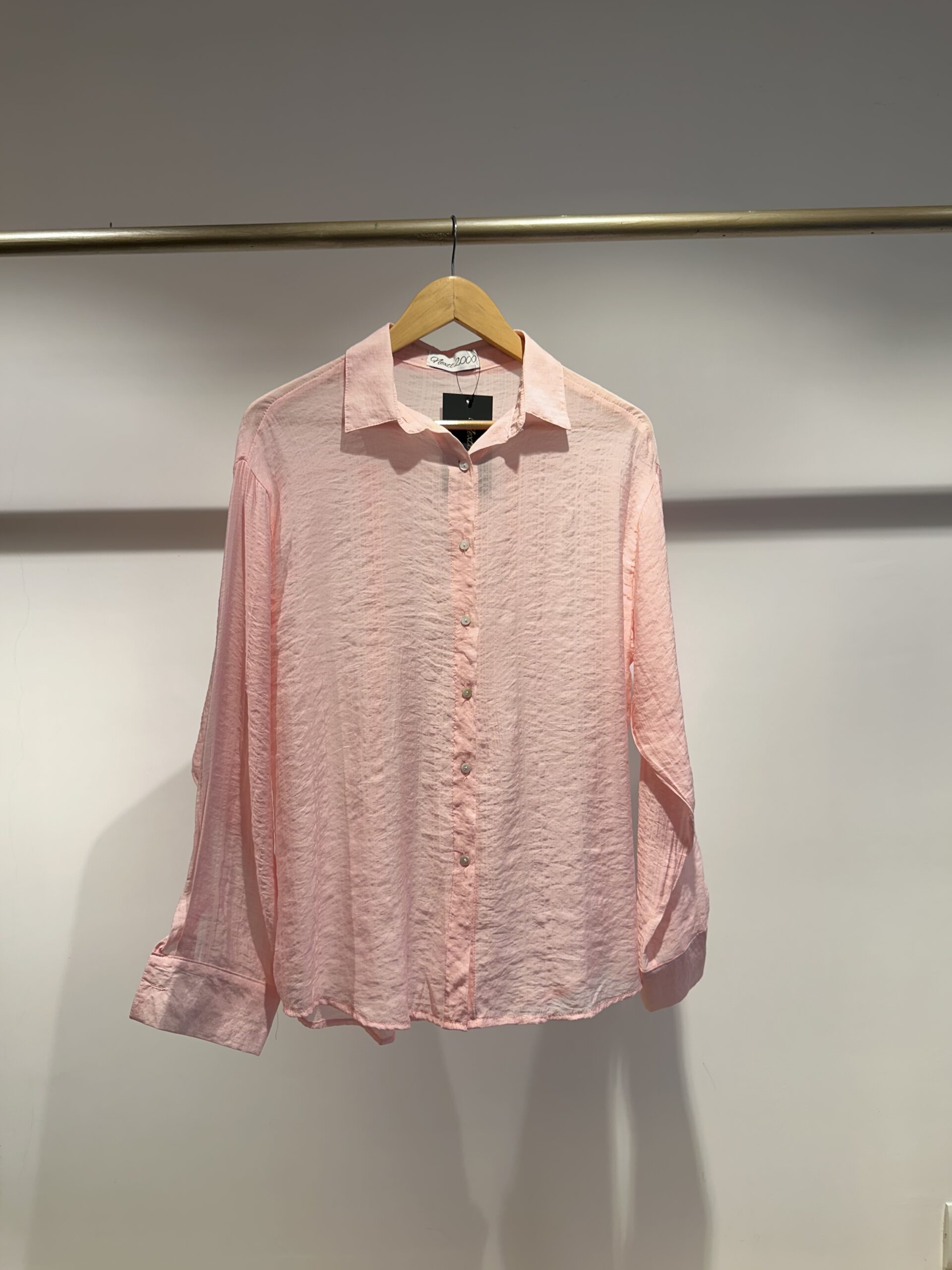 Plain linen shirt with buttons - Image 3